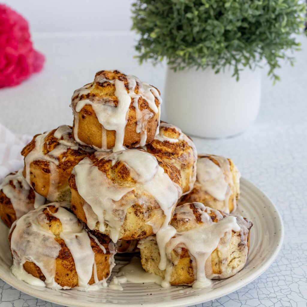 Air Fryer Cinnamon Rolls (Pillsbury) Simply Scrumptious Eats