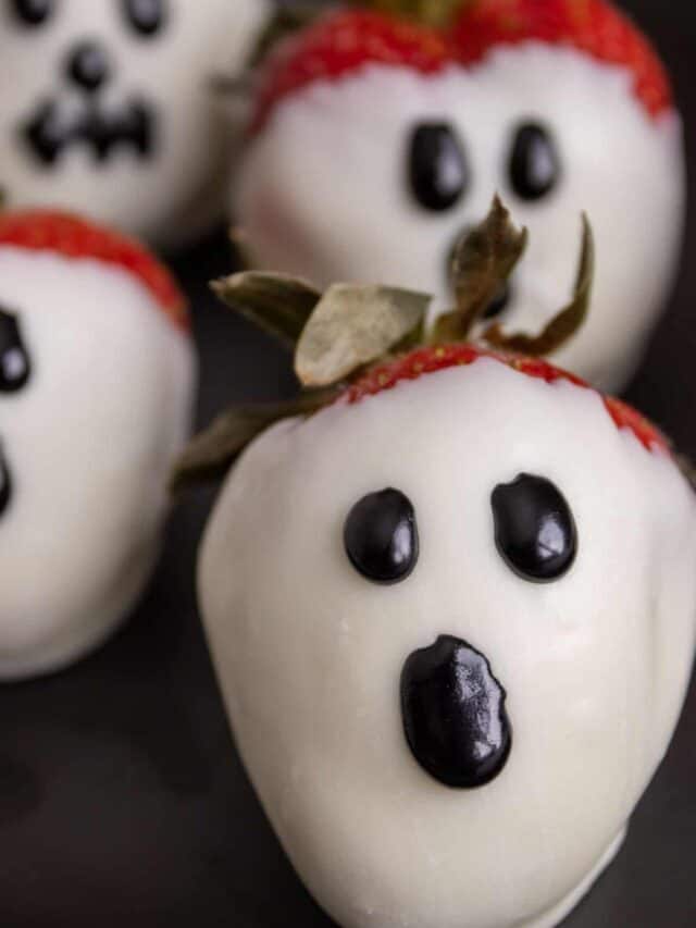 Easy Halloween Strawberries