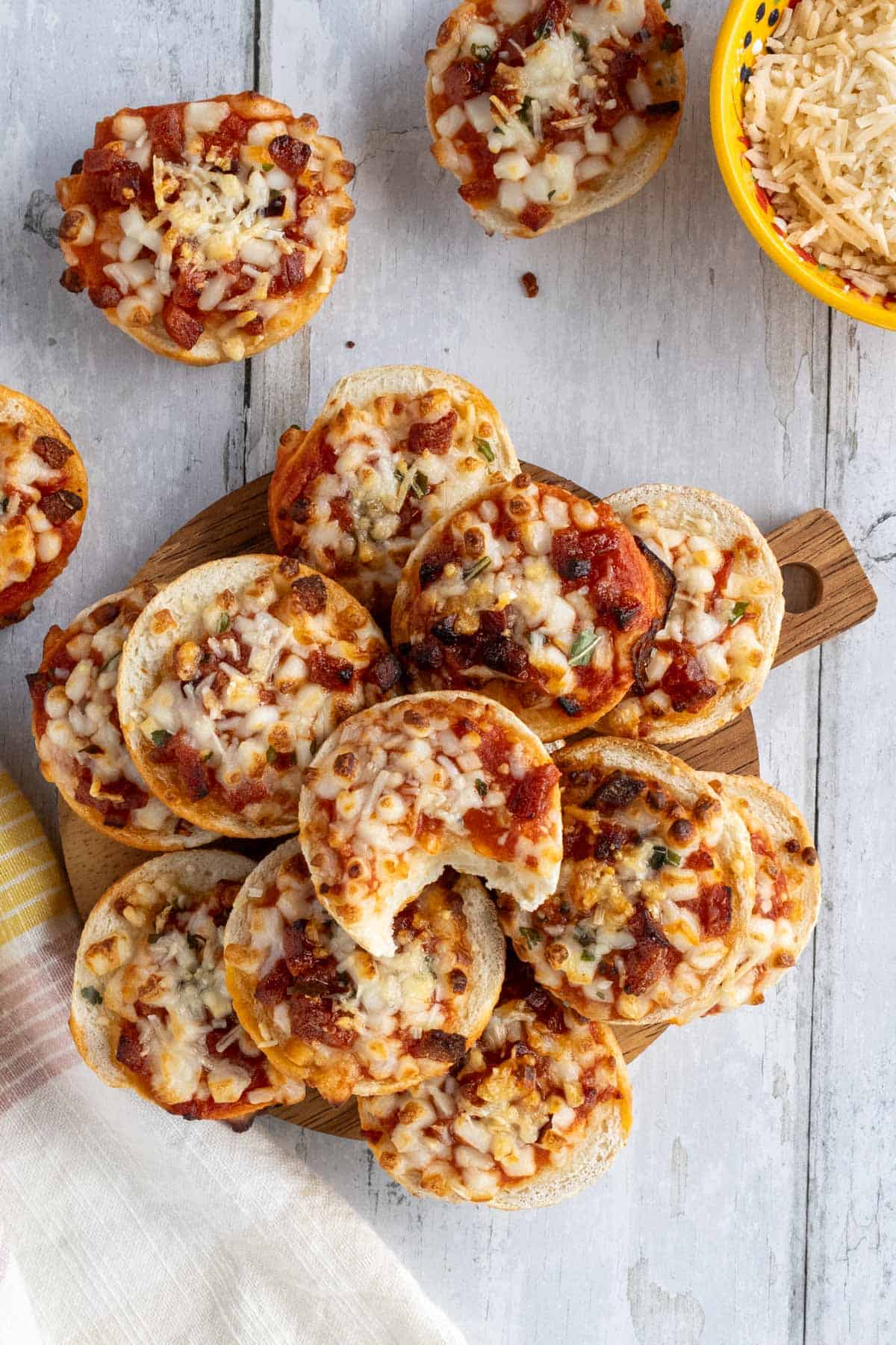 Above shot air fryer bagel bites.