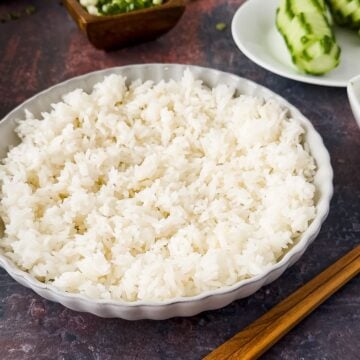 Bowl of sushi rice.