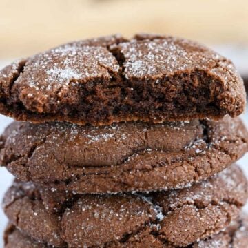 Stack of chocolate cookies.