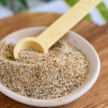 Bowl of philly cheesesteak seasoning.