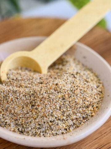Bowl of philly cheesesteak seasoning.